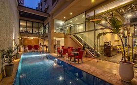 Yaad City Hotel